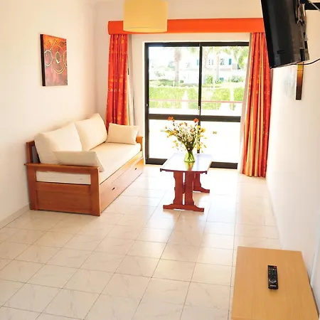 索尔加维公寓式酒店 3* 奎特里拉