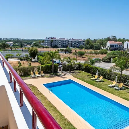 索尔加维公寓式酒店 3* 奎特里拉